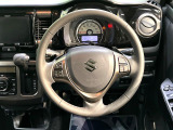 【純正革巻きステアリング】上質な革を使用することで、手にしっかり馴染みとても運転しやすいハンドルです♪