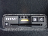 ■【ETC車載器】が装備されています。セットアップをしてお渡しとなり、ETCカードを差し込むだけで高速道路の利用が可能です。