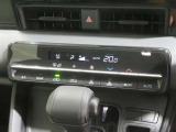 オートエアコン機能で、車内を自動的に、設定した温度に保ってくれます。