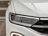 LEDマトリックスヘッドライト「IQ.LIGHT」。対向車や先行車を検知し、LEDを個別制御。まぶしさを抑えながら、夜間の視界をしっかり確保。