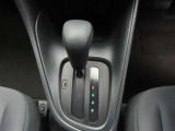 フロアシフトのCVTオートマチック車です。