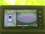 後方確認をサポートする画面で、駐車時の安全性向上に貢献。ガイドライン表示で、狭い場所でもスムーズな駐車操作をアシストします。