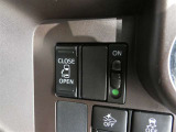 片側電動スライドドアのスイッチ付です。車内からもスイッチひとつで楽にドアの開閉が可能です。電動なので開閉時に力を使う必要がなく、半ドアになることもありません!
