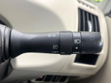 【オートライト】周りの明るさに応じて自動でヘッドライトの点灯・消灯ができる機能です!ライトの付け忘れ・消し忘れなどが無くなり、雨の日や夕方の走行も安心!トンネル通過時も便利ですね♪