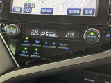 左右独立温度コントロールフルオートエアコンです。運転席、助手席それぞれで独立して温度設定ができます。冷え性の方が乗っても安心ですね♪