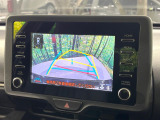 【バックカメラ】駐車時に後方がリアルタイム映像で確認できます。大型商業施設や立体駐車場での駐車時や、夜間のバック時に大活躍!運転スキルに関わらず、今や必須となった装備のひとつです!