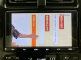 停車中に楽しめるTV機能。オフタイムの移動をより快適に過ごせます。同乗者の方も楽しめますね。旅の休憩時間に最適です。