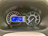 視認性の高いメーター類は、運転に必要な情報を的確にドライバーに伝えます。運転に集中できる、シンプルで分かりやすいデザインです。