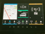 多彩な情報を一画面に集約。地図、オーディオ、車両情報まで、運転中に必要な情報を直感的に操作できます。快適なドライブをサポートします。