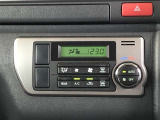 オートエアコンを装着しておりますので車内をお好みの快適な温度に保つことが可能です!リヤクーラー&ヒーターも備えており、後席の同乗者も快適に過ごすことが可能です!