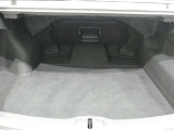 開口部の広いラッゲージスペース。スーツケースや旅行カバン、ゴルフバックなどの荷物も楽々積み込めます。