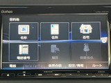 目的地を簡単設定できる高機能ナビゲーションシステムを搭載。各種機能に素早くアクセスでき、快適なドライブをサポートします。