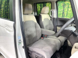運転席シート廻りは使用感も少なく、良好な状態となっています。丁寧に使われていたことがよくわかりますね。