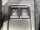 【前席シートヒーター】寒い日に重宝するシートヒーター!エアコンより早く温まってくれるので寒がりの人も安心ですね♪エアコンの温風は乾燥するから苦手、という方にもをおすすめです。