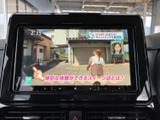 お気に入りの音楽やラジオを、高音質で楽しめます。様々なメディアに対応し、快適な車内空間を演出します。長距離ドライブも飽きさせません。
