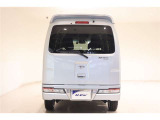 ■ハイマウントストップランプ採用で、後続車に対して自車の存在をアピールしてくれます!