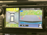 バック時の安全性を高めるバックモニター。狭い場所でもスムーズに駐車できます。周囲の状況を把握しやすく、運転に自信が持てます。