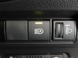 オートマチックハイビームとは、先行車や対向車のライトを認識し、ハイビームとロービームを自動で切り替える機能です。夜道の視界を確保します。詳細は販売店スタッフまでおたずねください。