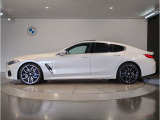 【拘りのFR】BMWが多く採用するFR車。ダイレクトでスポーティな加速感・シャープなハンドリングを実現。縦置きエンジンレイアウトにより、フラットで上質な乗り味です。