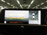 車両を上方から見たような映像をナビ画面に表示するパノラミックビューモニターが付いています。