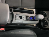 エレクトロシフトマチック、スム-ズな操作で運転を楽しめるよう、シフトポジションを電動で制御します。