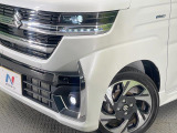 【LEDヘッドライト】悪天候や夜間走行時も良好な視界を確保し安心して運転できる高輝度LEDヘッドライトを装備!点灯速度が早く、消費電力も抑えられています。