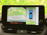バックモニターで、狭い場所でも安全に駐車できます。周囲の状況を把握しやすく、運転に自信がない方にもおすすめです。