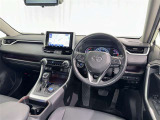 運転席まわりです。 各操作スイッチは使いやすい位置に配置されてます。