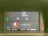 見やすいメーターパネルは、運転に必要な情報を的確に表示。運転状況を把握しやすく、安全運転をサポートします。視認性の高いデザインです。