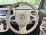 インテリアに合わせたデザインのステアリングは、運転される方のことも考え、運転しやすい形状、大きさです。是非一度、実際に触ってお確かめください。