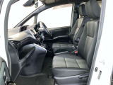 見通しのよいすっきりとした視界で、誰でも運転しやすいです。運転のしやすさは疲れにくさにも繋がりますよ♪
