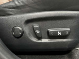【パワーシート】電動でシートポジションの変更が可能です。手動式より細かくシート設定が可能ですのでより快適な姿勢でドライブを楽しんで頂けるでしょう。