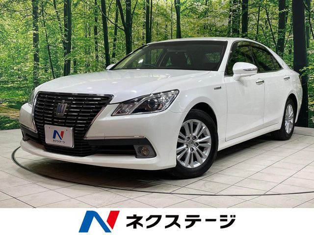 クラウン ハイブリッド 2.5 ロイヤルサルーン