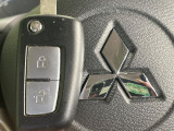 【キーレス】少し離れた場所からでもボタン一つでドアの開錠・施錠ができるのでとっても便利!ドアの鍵穴周りに傷をつけることもありません♪