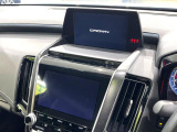 【メーカー純正ナビ】インテリアに溶け込むスタイリッシュな「専用設計」メーカーナビを装備♪視認性や操作性など基本性能にも優れ、より上質なカーライフをお楽しみいただけます。