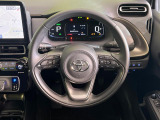 インテリアに合わせたデザインのステアリングは、運転される方のことも考え、運転しやすい形状、大きさです。是非一度、実際に触ってお確かめください。