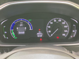 視認性の高いメーターパネルは、運転に必要な情報を分かりやすく表示。運転状況を的確に把握し、安全運転をサポートします。