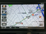 わかりやすい地図表示で、目的地までスムーズに案内。運転に集中できる、便利なナビゲーションシステムです。