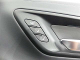 運転席のシートポジションを記憶・再現できるメモリー機能を搭載しています。