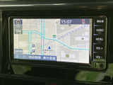 目的地設定やルート検索がスムーズに行えます。ドライブの計画も立てやすく、快適なカーライフをサポートします。高精細な表示で、運転に集中できます。
