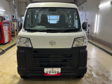 当店の営業時間は9:30-17:30(サービス受付17:00まで)、定休日は月曜日・火曜日・祝日です。別に店休日を設ける場合がございます。北北海道ダイハツ公式Webの営業カレンダーでご確認ください。
