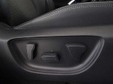 パワーシート搭載。微妙な調整が手軽にでき、ピッタリのポジションで運転することが可能です。