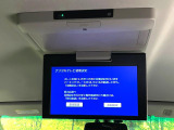 【フリップダウンモニター】大画面モニターで後席でもエンタメをお楽しみいただけます。小さなお子様にも大人気の装備です♪