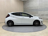 全車1年間の走行距離無制限のロングラン保証付きです。また、さらに安心をお求めの方には1年〜2年の保証延長ができる「ロングラン&alpha;保証」(有償)もお選びいただけます。