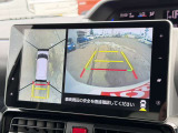 【マルチテレインモニター】車のフロントやサイドのカメラ画像を同時にモニター表示することで、悪路や狭い道を走行時でも周囲の状況確認ができ安心!本格SUVにうれしい装備です♪