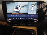 純正ナビ付です。もちろん車両後方を表示するバックガイドモニターが付いていて車庫入れ安心!