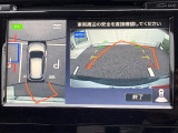 【アラウンドビューモニター】専用のカメラにより、上から見下ろしたような視点で360度クルマの周囲を確認することができます☆死角部分も確認しやすく、狭い場所での切り返しや駐車もスムーズに行えます。