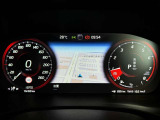 運転にかかわる主要な情報は、12.3インチのデジタル液晶ドライバーディスプレイにわかりやすく表示されます。お好みの表示パターンと背景色へと変更できますので、状況に合わせてお選びください。