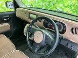 ゆったりと座れる広々としたシート。長距離ドライブでも疲れにくい工夫がされています。