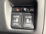 【両側パワースライドドア】スマートキーや運転席のスイッチで後席両側スライドドアの開閉が可能♪電動だから力を入れてドアを開ける必要が無く、小さなお子様でも簡単に開け閉めでき快適です♪